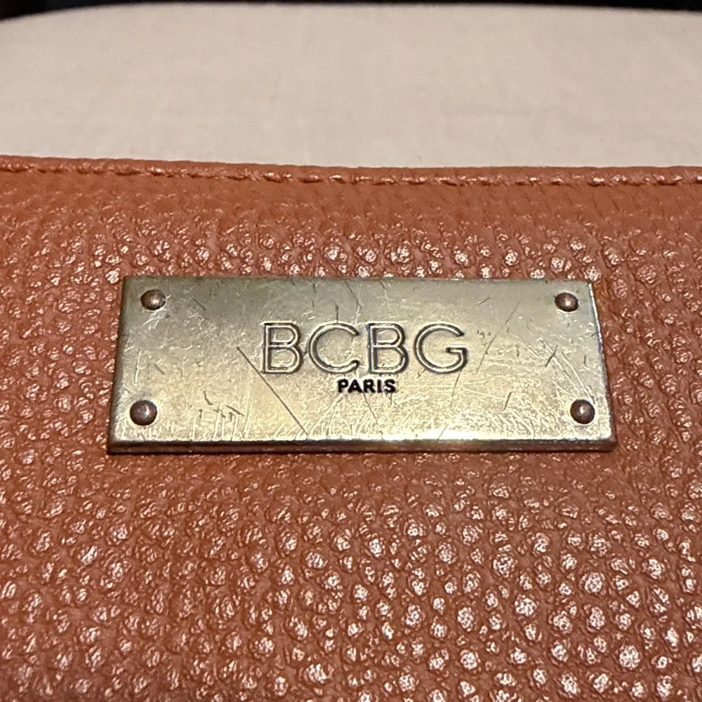 BCBG Caramel Brown Pebbled Zip-Around Wallet